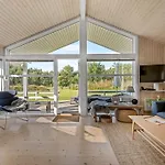 Svithandi - 1-5km From The Sea By Interhome *