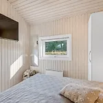 Svithandi - 1-5km From The Sea By Interhome