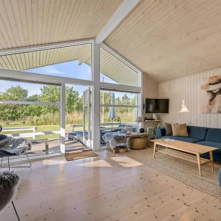 Svithandi - 1-5km From The Sea By Interhome Feriehus *