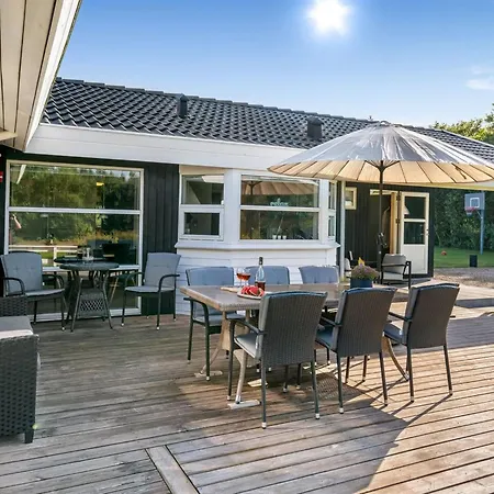 Svithandi - 1-5km From The Sea By Interhome